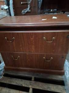 lot 9 image: Large filing cabinet