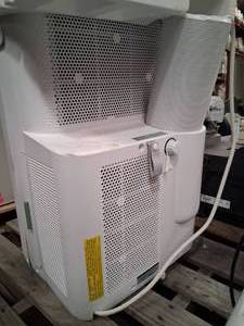 lot 21 image: Frigidaire portable air condtioner