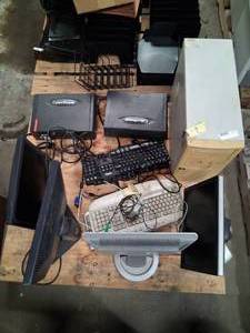 lot 22 image: Pallet of computer accessories