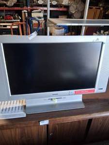 32" flat screen tv with built in dvd player