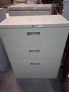lot 54 image: Large 4 drawer filing cabinet