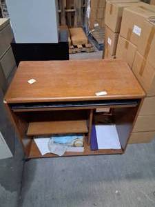 lot 56 image: Rolling cabinetworkstation