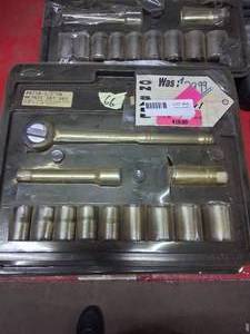 lot 66 image: metric 12 piece socket set