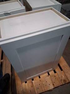 lot 109 image: 24 white shaker wall cabinet with soft-close hinges & 12 plywood box construction