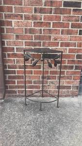 lot 204 image: Corner Metal Plant Stand with Leaf Decorations. 11 Inch Deep, 25 Tall, Needs TLC