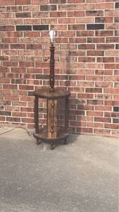 lot 207 image: Retro Vintage Side Table Lamp