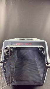lot 243 image: Petmate Pet Taxi Pet Carrier Approximately 20 by 12 by 10 inch dimensions