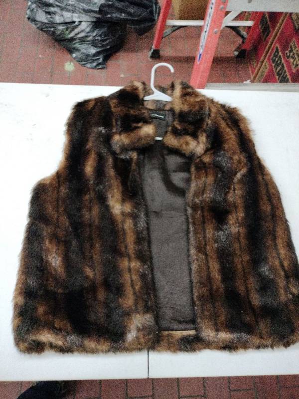 lot 59386 image: Valerie Stevens brown striped faux fur vest - S
