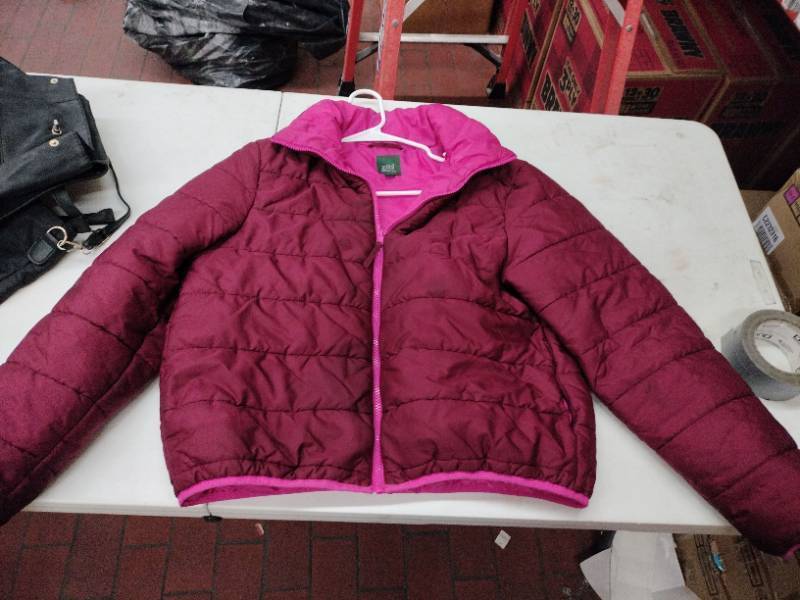 lot 59410 image: Wild Fable puffer jacket - M
