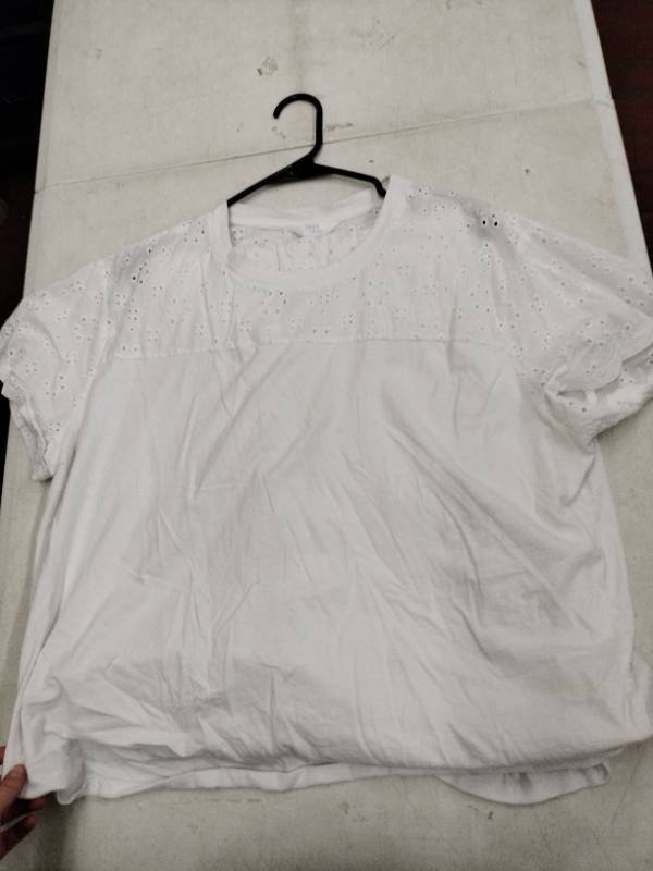 lot 63299 image: Time and Tru White T-Shirt and Skirt Set - XXXL