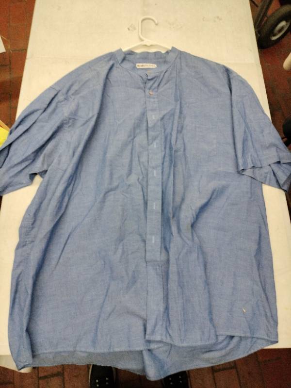 lot 63350 image: Members Only Blue Short-Sleeve Button Up Shirt