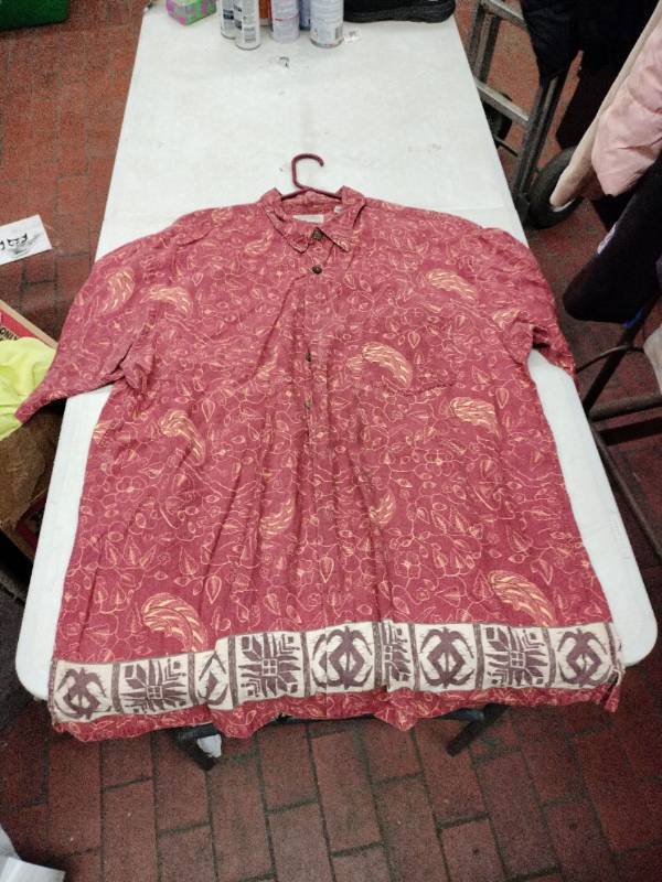 lot 63357 image: St Johns Bay Athletic Hawaiian Button Up Shirt - X-Large