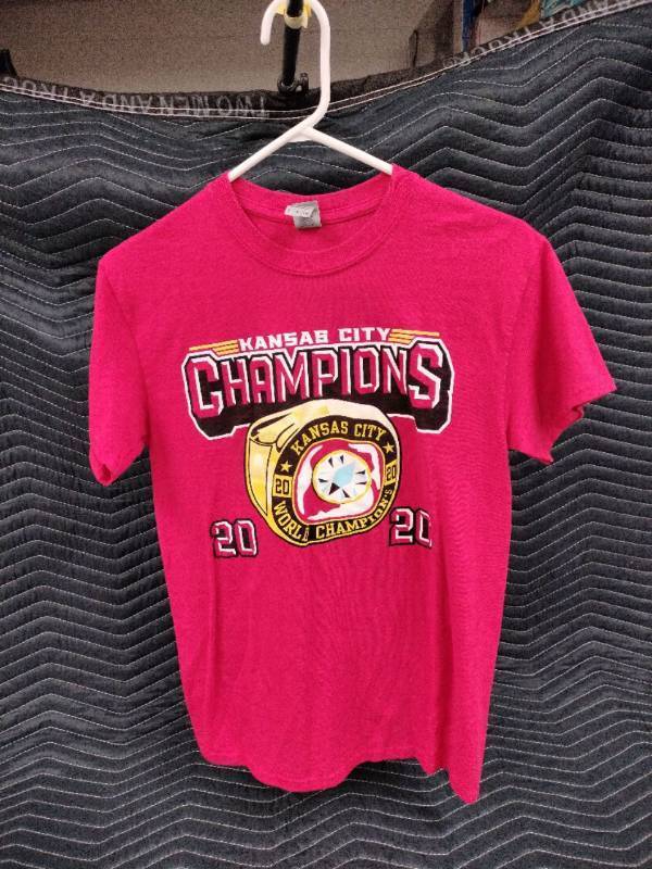 lot 1005 image: Kansas City Champions 2020 graphic tee - S