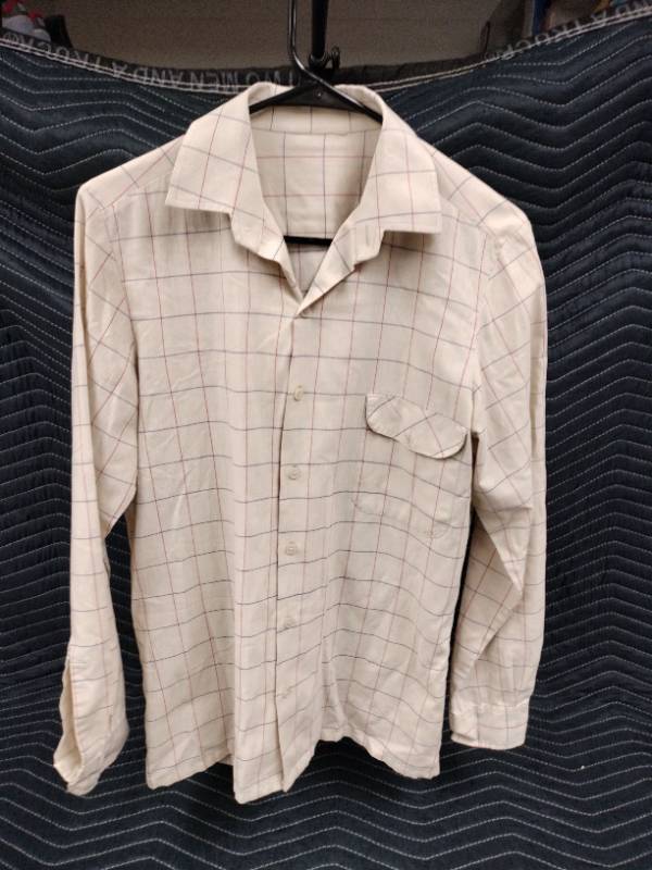 lot 1049 image: vintage-style long-sleeve cream button-up shirt