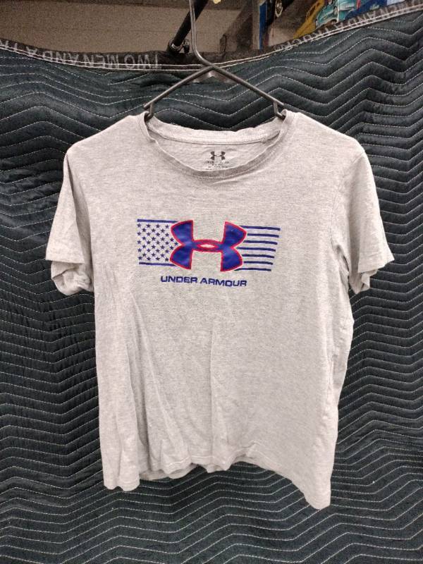 lot 1053 image: Under Armour Freedom Flag graphic t-shirt - M