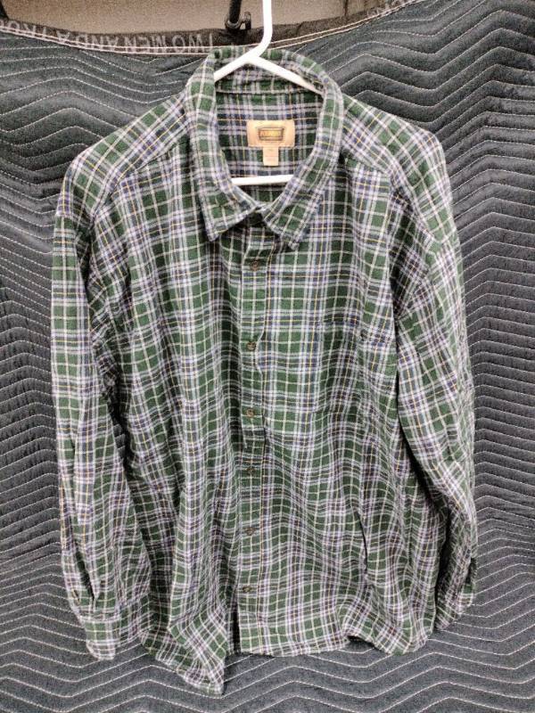 lot 1068 image: Foundry Big & Tall green and navy plaid long-sleeve button-up shirt - 3XL
