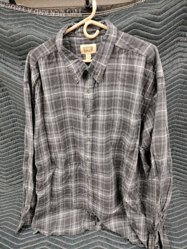 lot 1069 image: Foundry Supply Co. gray and white plaid long-sleeve button-down flannel shirt - 3XLT