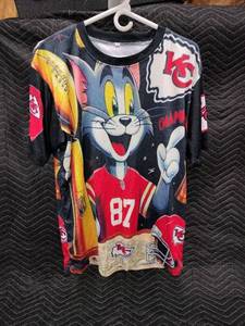 lot 61329 image: Tom and Jerry Kansas City Chiefs Graphic T-Shirt - L