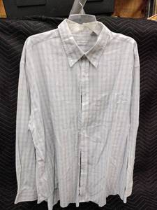 lot 61357 image: Van Heusen light blue and white mini-plaid wrinkle-free button-up long-sleeve dress shirt - XXL