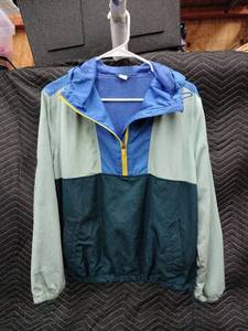 lot 61361 image: Old Navy Active womens colorblock half-zip hooded windbreaker - M