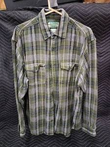 lot 61364 image: vintage Ozark Trail olive green and gray plaid heavyweight long-sleeve flannel button-up shirt - XLT