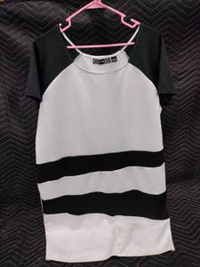 lot 61374 image: short-sleeve, black-and-white color-blocked Lucy Diamonds midi dress - 3X