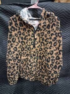 lot 61377 image: NoBo cozy leopard-print sherpa Half Zip Pullover (19)