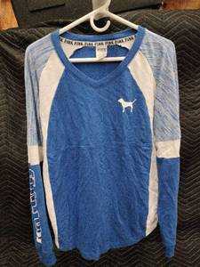 lot 61394 image: Victorias Secret PINK pieced raglan long-sleeve top BlueWhite - M