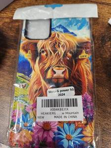 lot 3359 image: Highland Cow Phone Case for Moto G 5G  - Retail $0