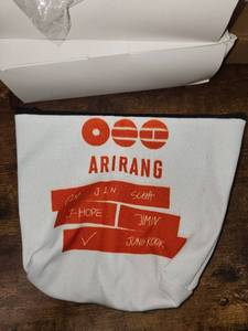 lot 3365 image: BTS ARIRANG MakeupPencil Bag w Zipper - Retail $0