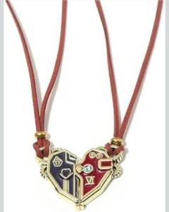lot 3423 image: Necklace Arcane Cosplay Necklace ViCaitlyn Pendant Comic Con Fans Collection Halloween Costume Accessories Pendant Party Necklaces Gift for Men and Women - Retail $0