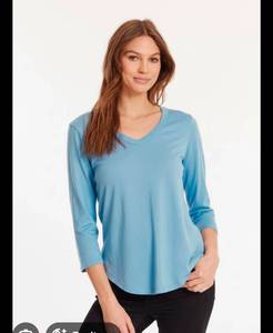 lot 3473 image: Womens Size XL 34 Sleeve Top  - Retail $0
