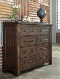 lot 20122 image: Starmore 8 Drawer Dresser  Retail $1199.99