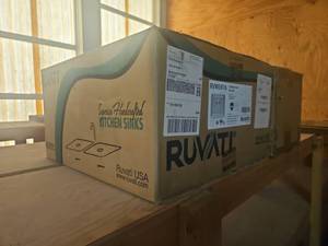 lot 22527 image: Ruvati RVM5916 Undermount Kitchen Sink Stainless Steel and Flood Light