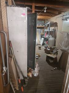 lot 22542 image: Contents Of Entire Room - Lockers, Shelving, Pipe Fittings, Tools, Hoses & More