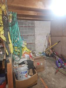 lot 22548 image: Contents of Room - Garden Hand Tools & Equipment Lot
