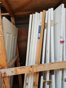 lot 22571 image: Interior Doors & Door Hardware Lot