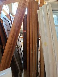 lot 22576 image: (9) Wood Interior Doors - Various Styles and Finishes