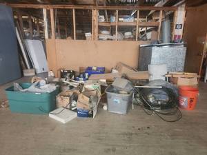 lot 22557 image: Large Lot Of Electrical Wires, Fixtures and More