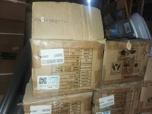 lot 22563 image: 2 Boxes of LED Tube Light Fixture 18W 1200mm