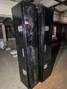 lot 23652 image: Set of 72 Top Mount Truck Tool Box