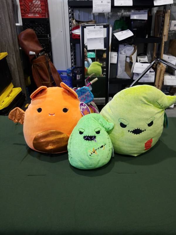 lot 606 image: Squishmallows Halloween Squad Plush Bundle