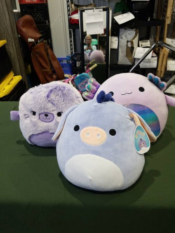 lot 607 image: Squishmallows Plush Collection - Galaxy, Pig, and Bear