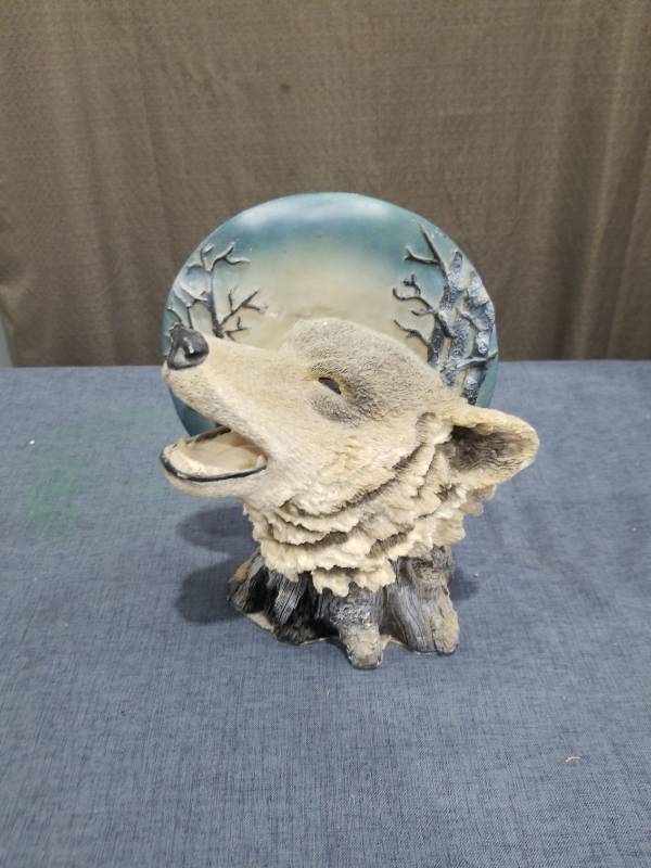 lot 1311 image: Wolf Head Figurine with Blue Glass Orb Snow Globe Decorative Sculpture