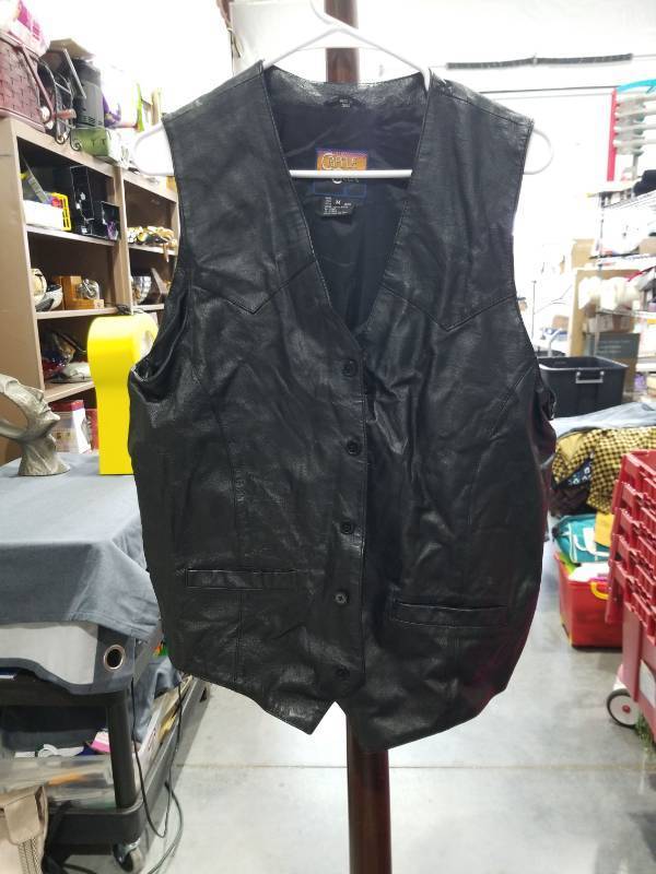 lot 1355 image: Cripple Creek Black Leather Vest Size M