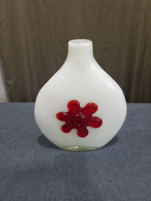 lot 1397 image: White Glass Vase with Red Flower Design
