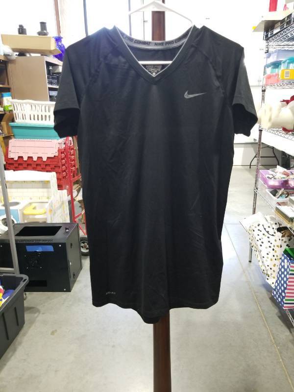 lot 1168 image: Nike Pro Combat Dri-Fit V-Neck T-Shirt XL Black
