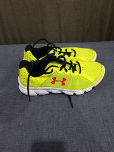 lot 1722 image: Under Armour Running Shoes Neon Yellow Black Red Size 6Y