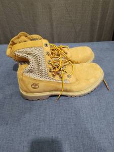 lot 1737 image: Timberland Wheat Nubuck Hiking Boots with Knit Collar Pair Size 8