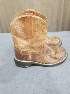 lot 1747 image: Fatbaby Original Western Boot Pair Size 7.5